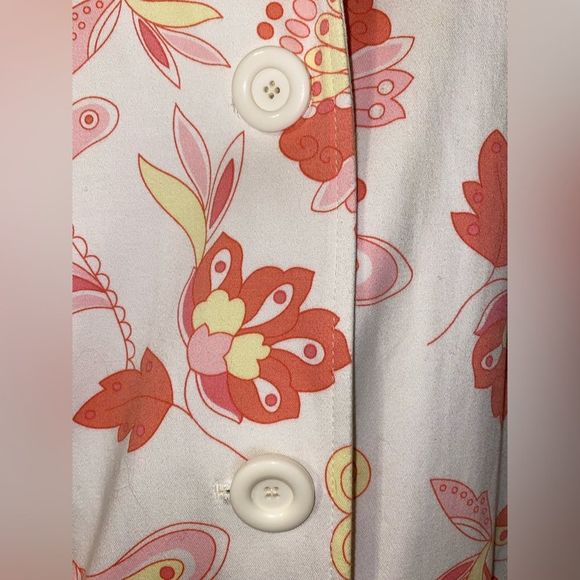 I Maddison spring trench coat. Size Large - Picture 6 of 12